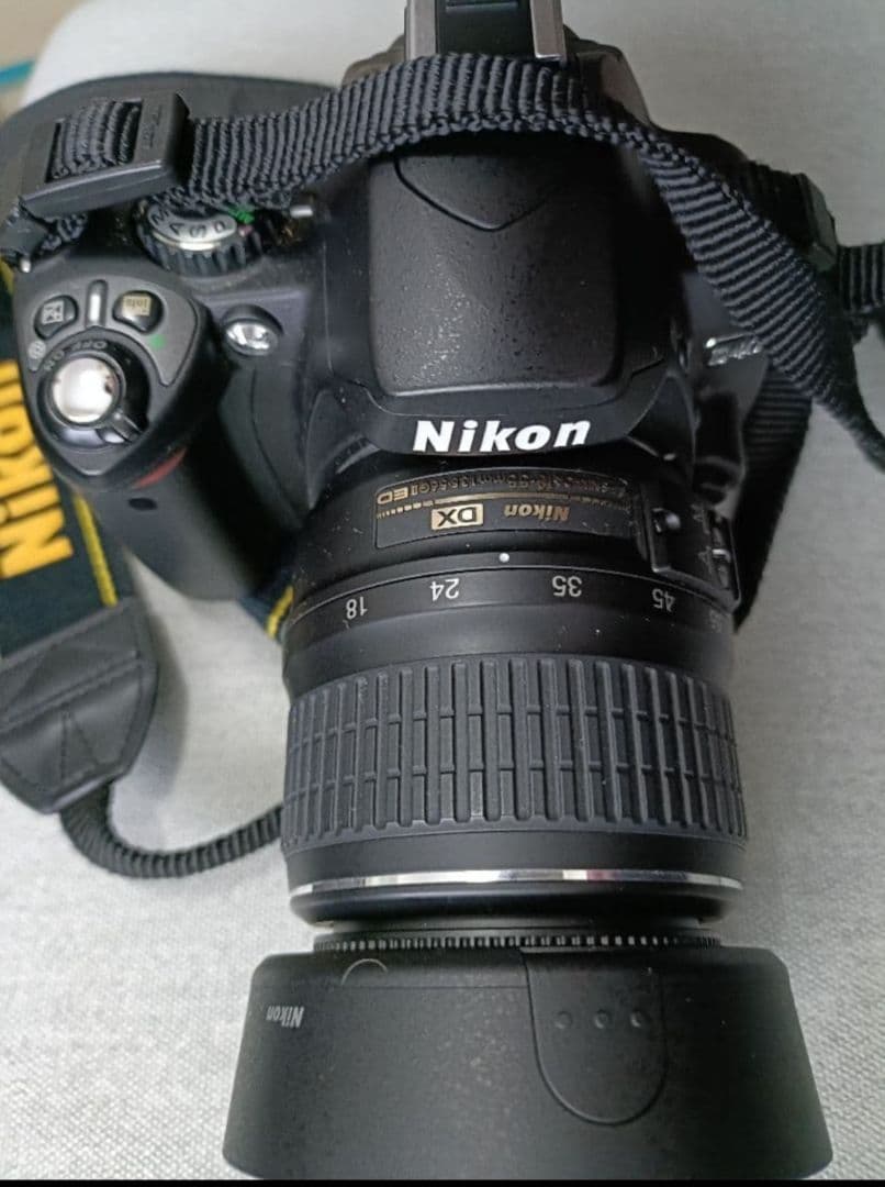 Nikon D40 デジタル一眼レフカメラ＆単焦点レンズセット（備品付き）