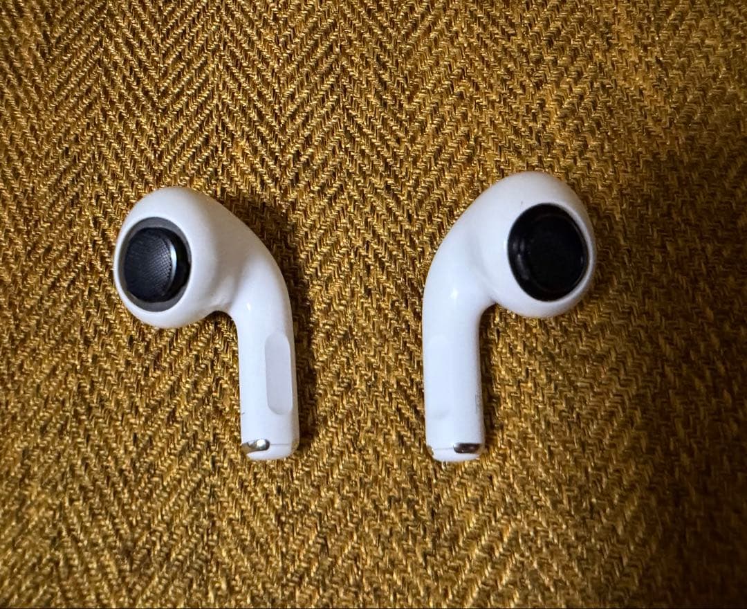 AirPods Pro 第1世代 ジャンク 右耳不良 ケース正常 付属品完備