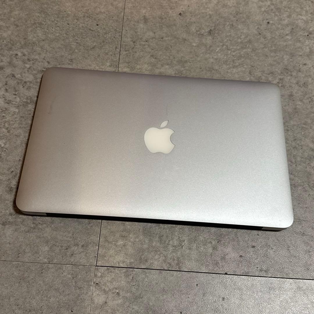 12/31まで★11インチ　MacBook Air A1465