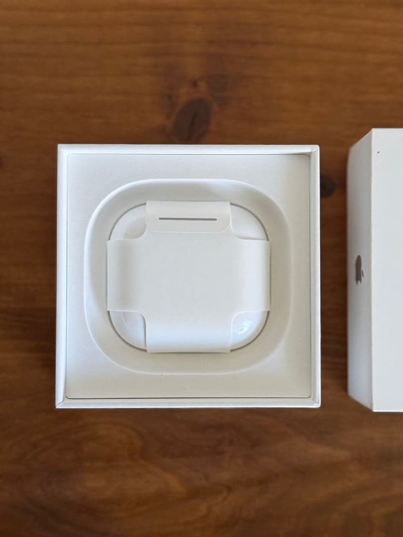 AirPods 4 ノイキャン非搭載 MXP63J/A