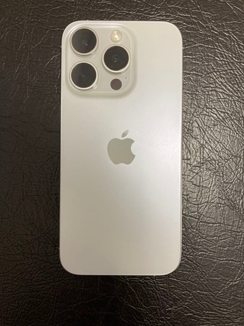 Apple iPhone 15 Pro ホワイトチタニウム 本体 ジャンク品