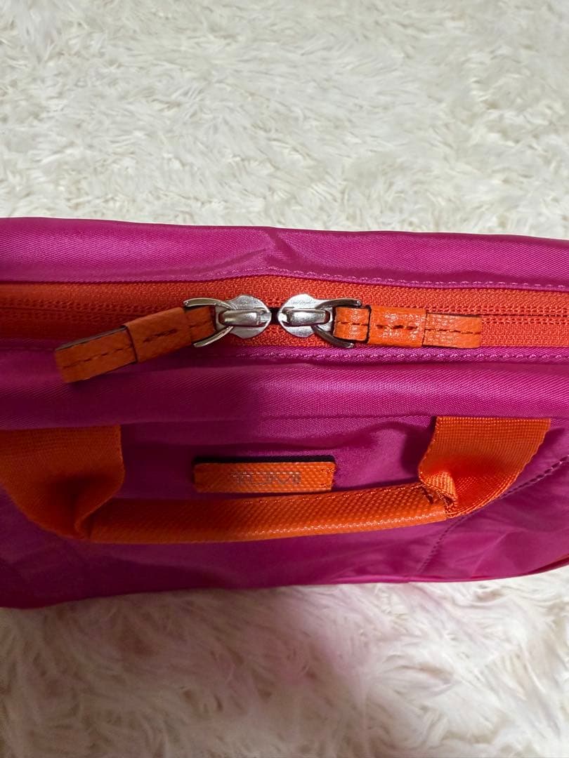 TUMI トゥミ　トラベルコスメポーチ　大容量ポーチ　吊り下げポーチ