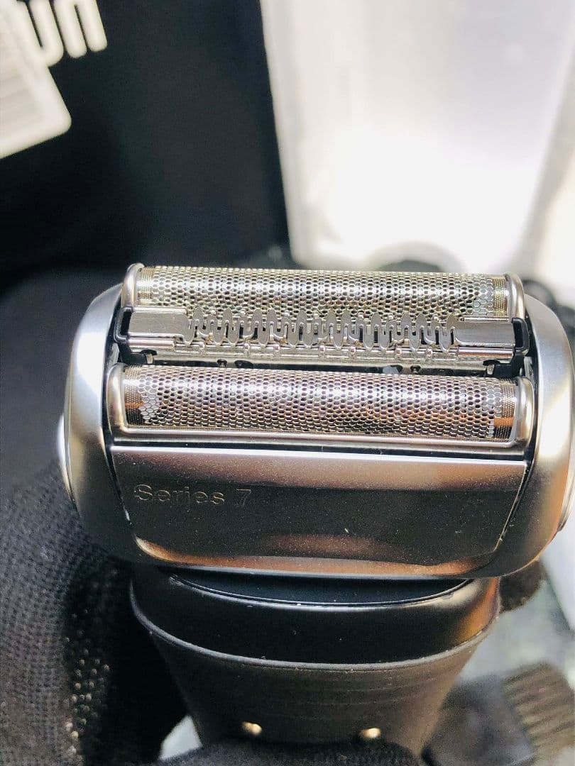【未使用に近い】Braun Series 7 メンズ電気シェーバー