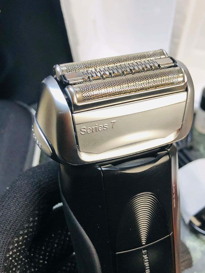 【未使用に近い】Braun Series 7 メンズ電気シェーバー
