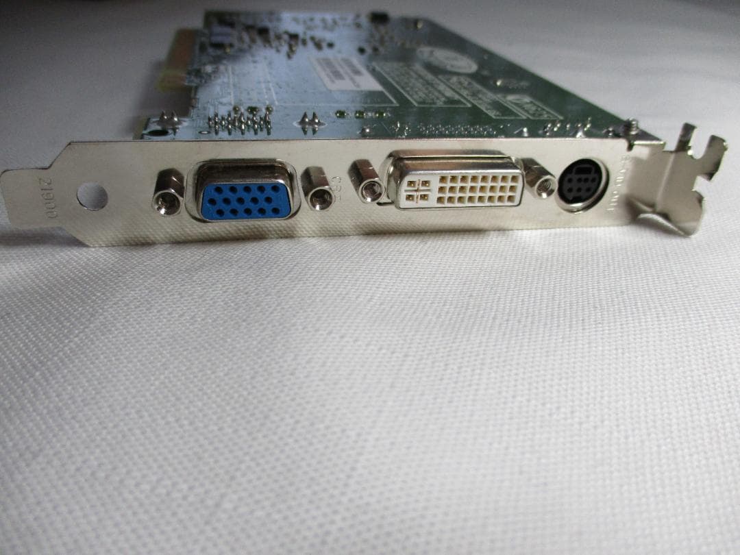 グラフィックボード・グラボ・ビデオカード ATI Radeon 7000 Mac Edition 32MB PCI BUS