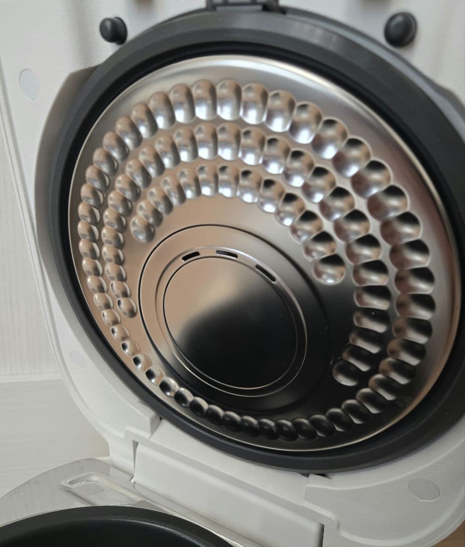 Panasonic SR-N210D-W IHジャー炊飯器2025年製