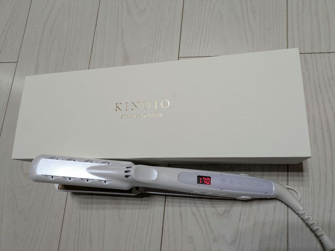 キヌジョ　絹女　ストレートアイロン