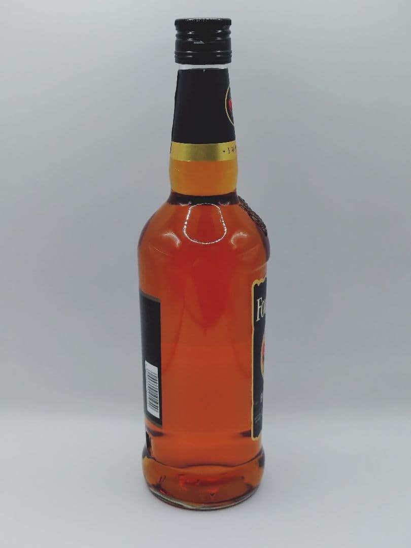 4-530 フォアローゼズ　ブラックラベル　バーボン　700ml　40％