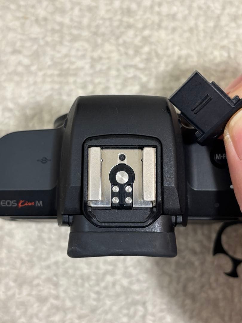 Canon EOS Kiss M 本体 バッテリー 充電器付 動作良好