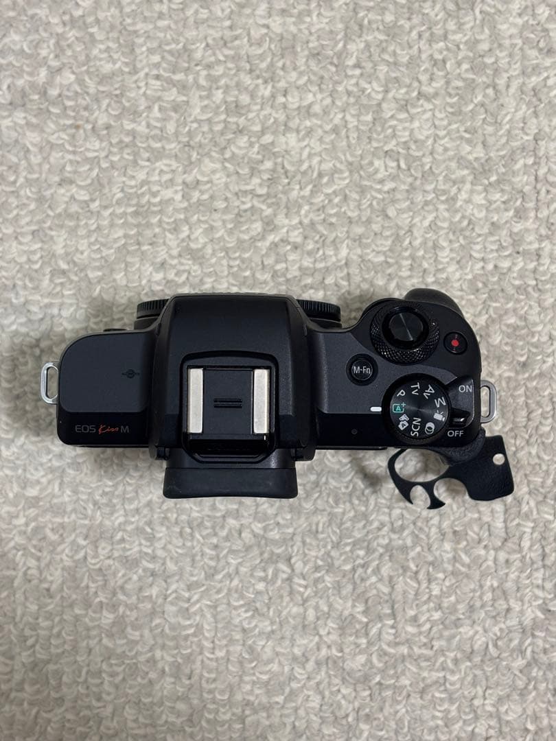 Canon EOS Kiss M 本体 バッテリー 充電器付 動作良好