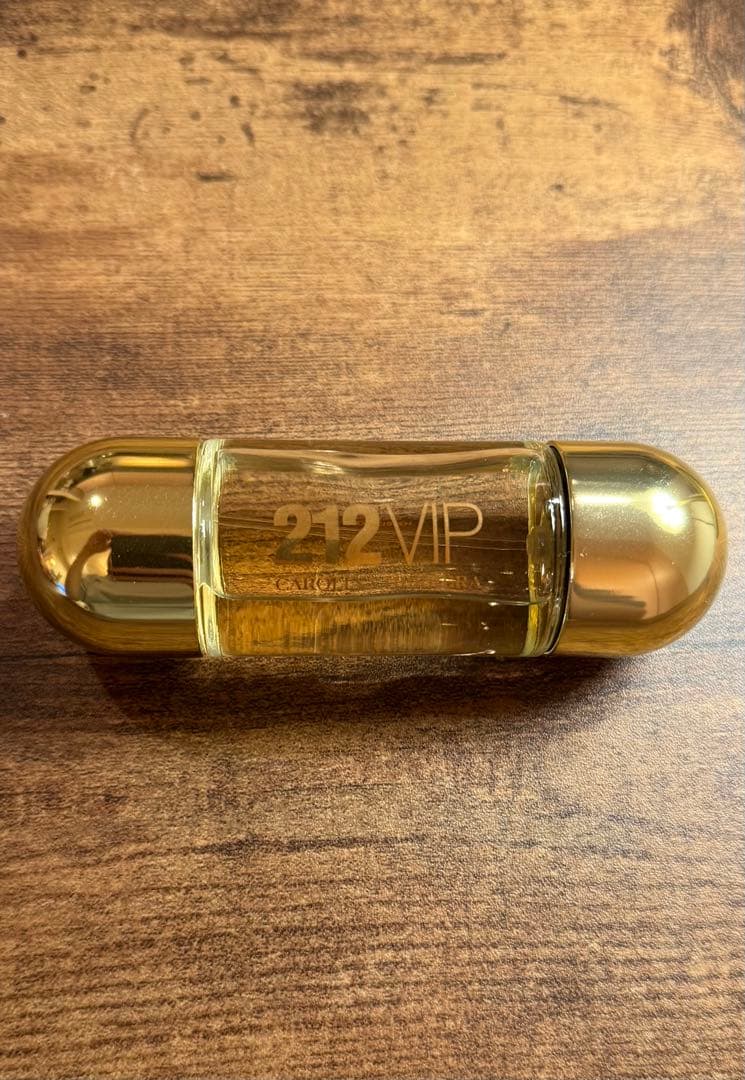 Carolina Herrera (キャロライナヘレラ) 212 VIP