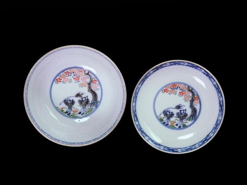 大聖寺伊万里　金襴手　唐子に桜花　金唐草に花の図　蓋茶碗D074AS-fbvq