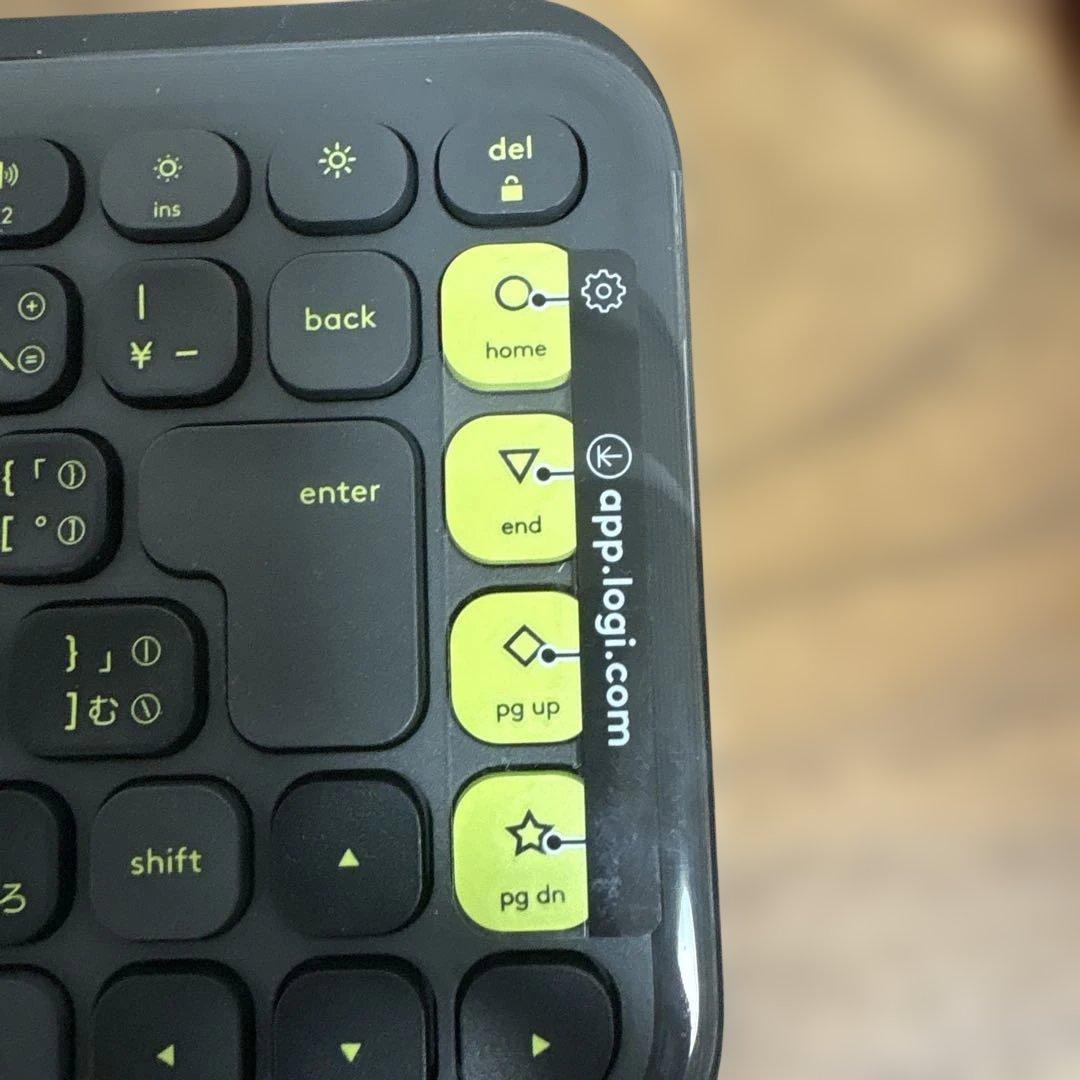ロジクール　ワイヤレスキーボードK680GR 薄型　Bluetooth