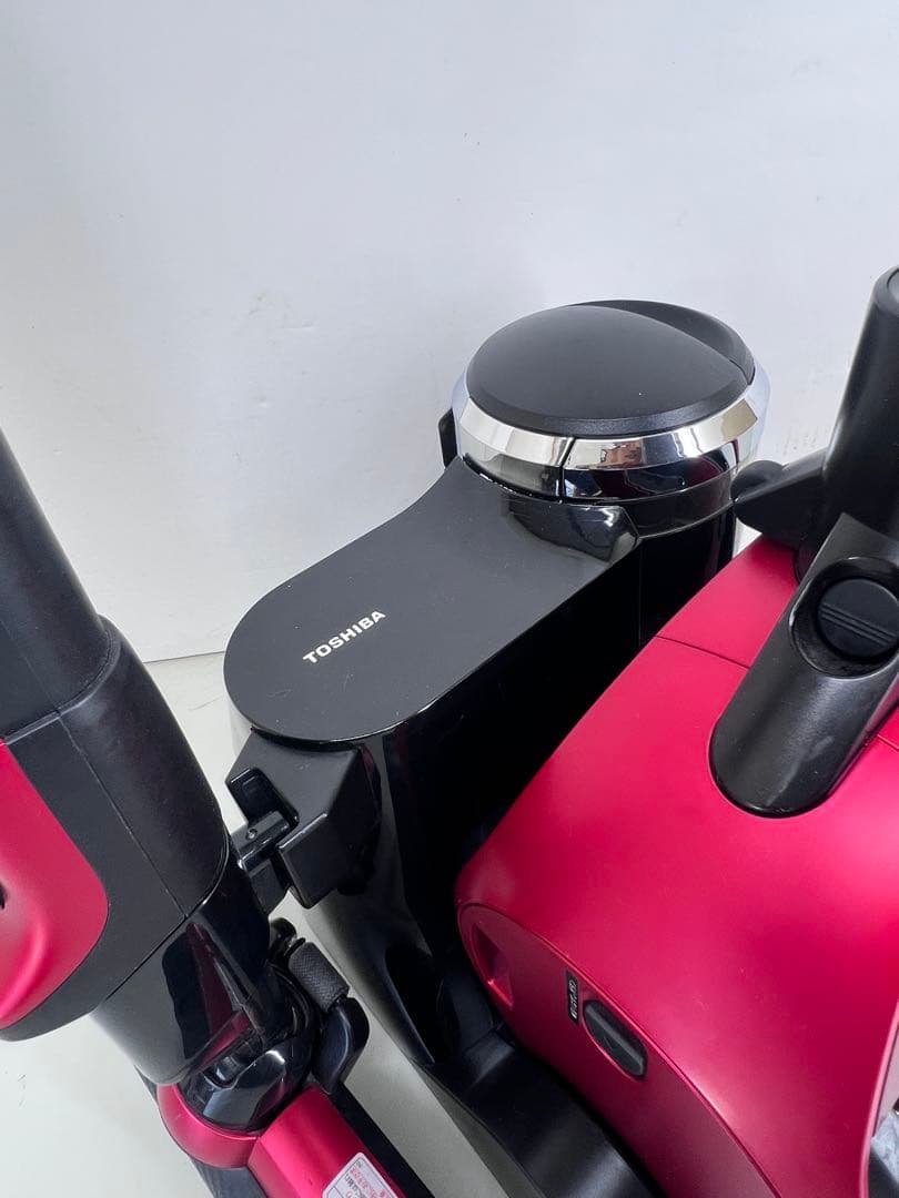 東芝掃除機　充電式キャニスターVC-NX S2　赤　2018年製