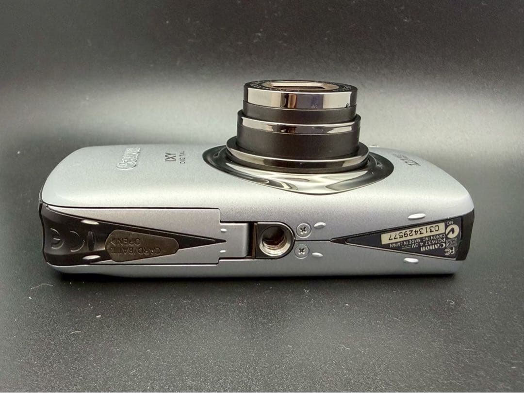 Canon IXY DIGITAL 930 IS シルバー 動作品 付属あり