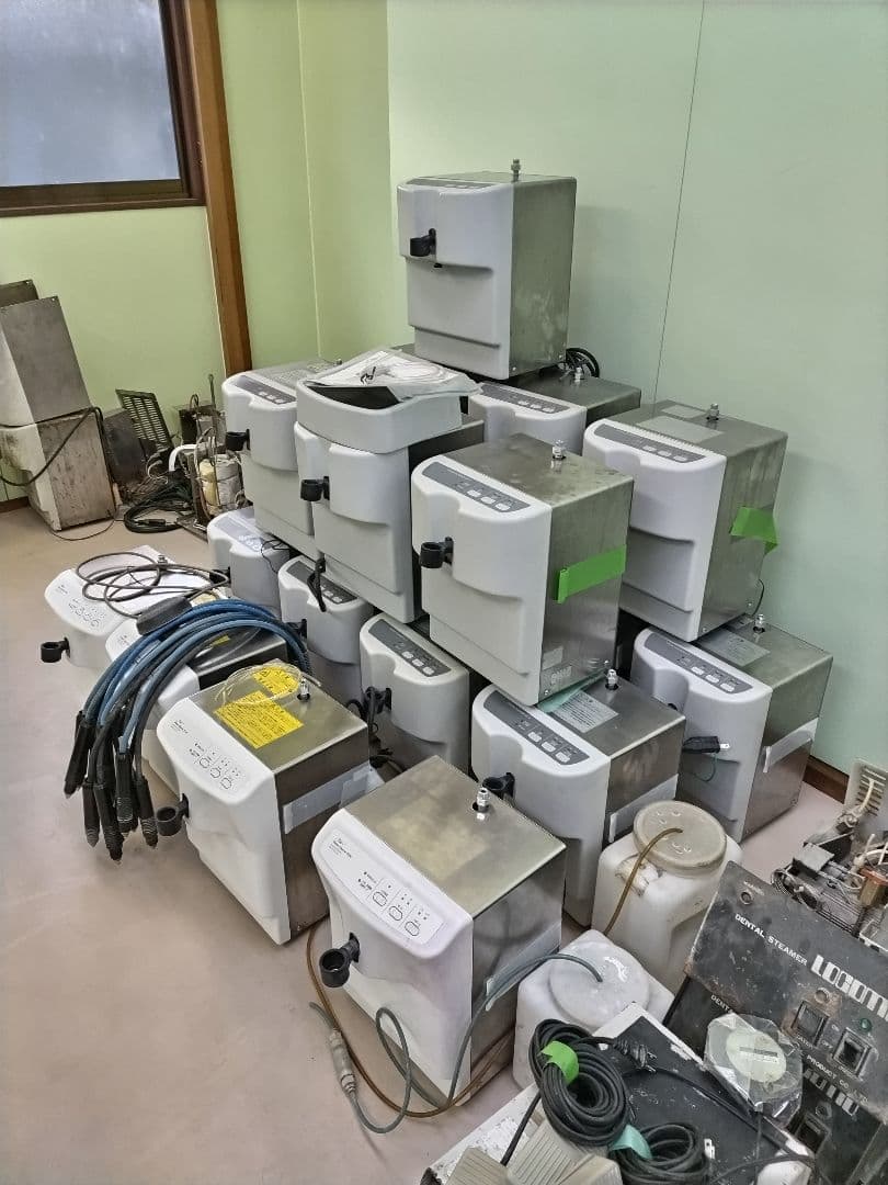 歯科技工 　参考画像モリタ最新型バキュームミキサー・購入はできません。