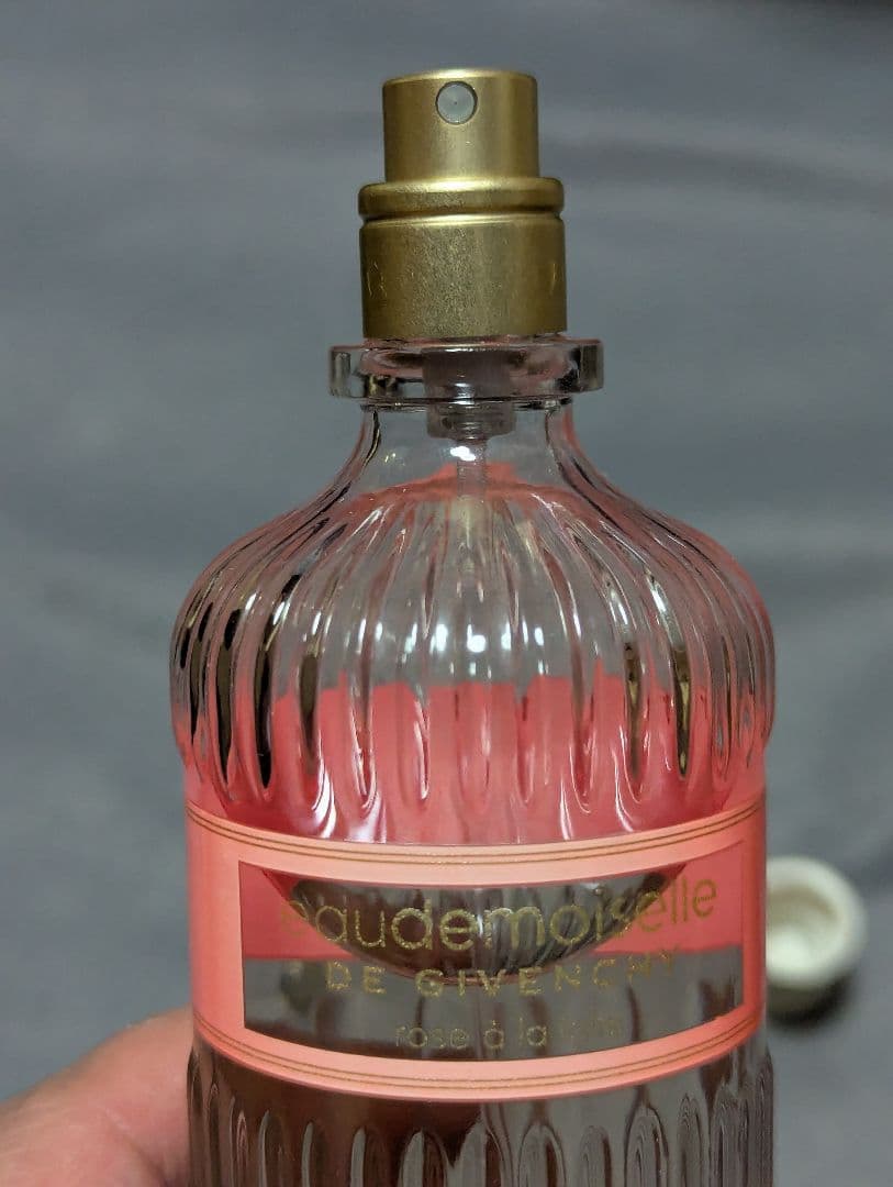廃盤希少ジバンシィオードモワゼルローズアラフォリオードトワレ100ml