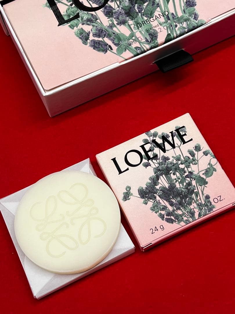 LOEWE ❣️ハニーサックルキャンドル 　　　　　　＆オレガノバーソープ