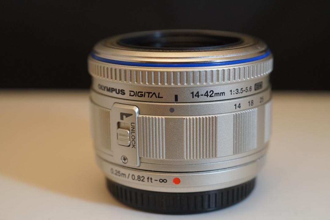 M.ZUIKO DIGITAL 14-42mm F3.5-5.6 ズームレンズ