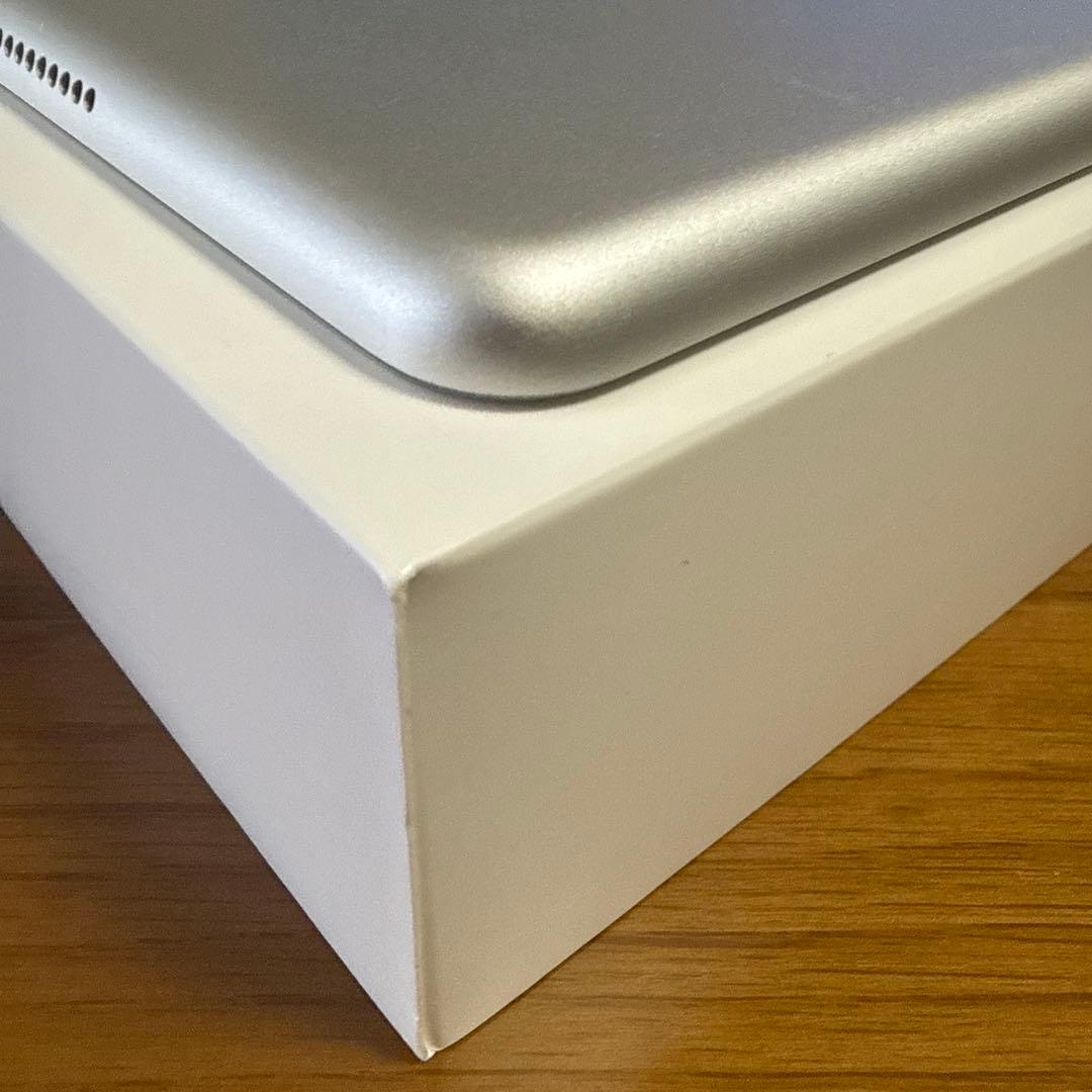 iPad 第7世代 32GB シルバー