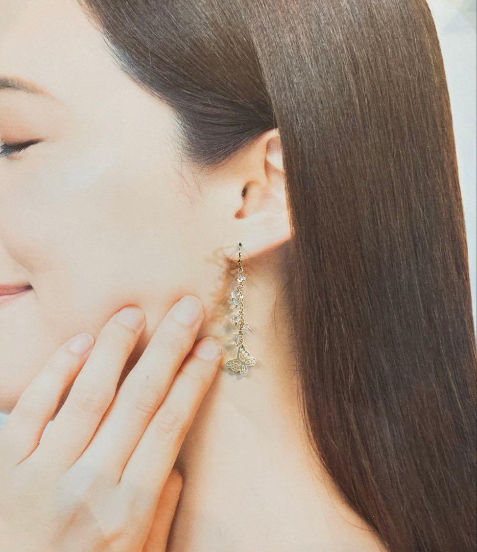 みいちゃん　パールの ピアス　蝶々のピアス
