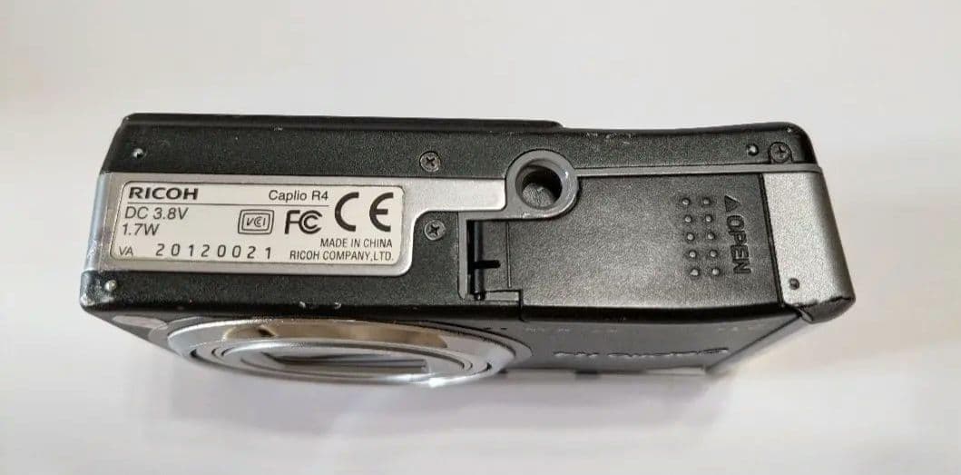 【希少・動作確認済】RICOH Caplio R4 オールドデジカメ ブラック