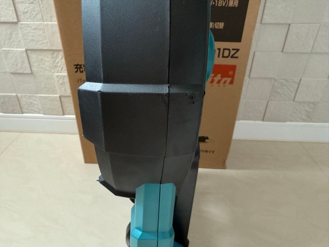 Makita 充電式扇風機 CF201DZ