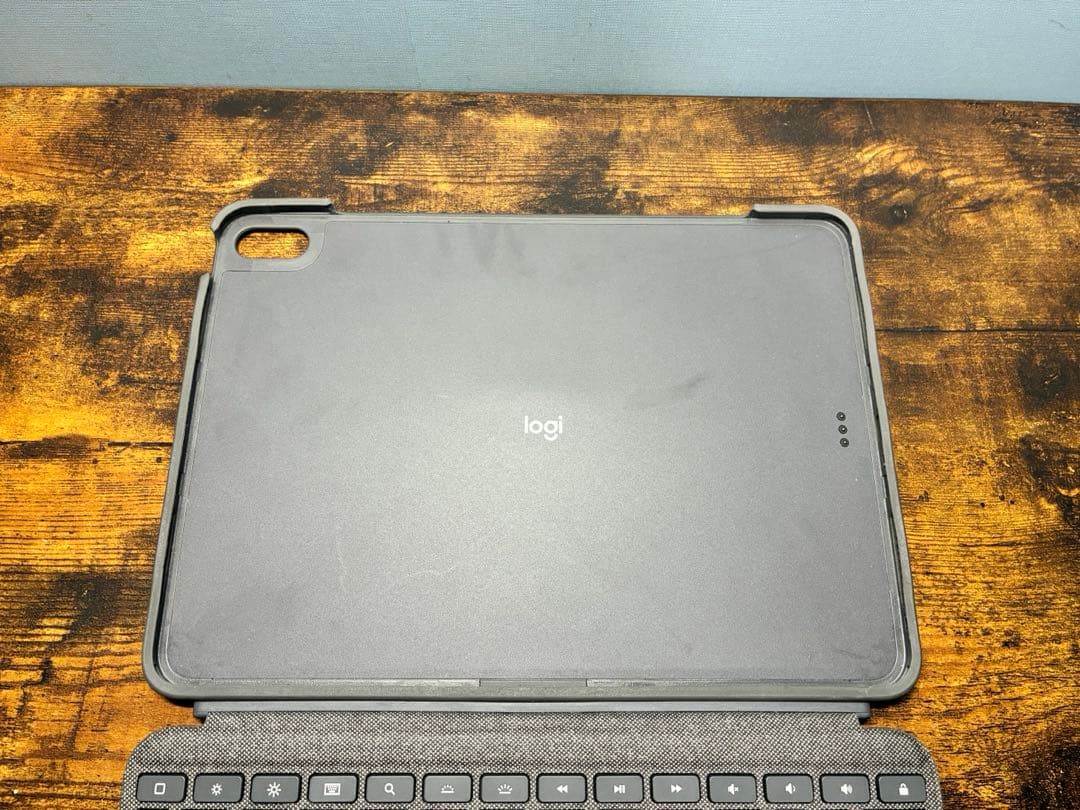 Logicool iPad Airトラックパッド付きキーボード一体型ケース