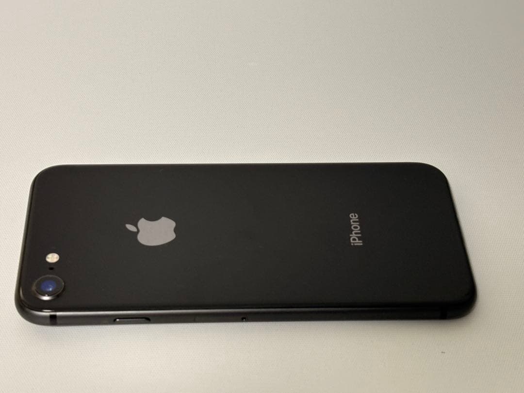 iPhone 8 64GB Status: Good (○)
