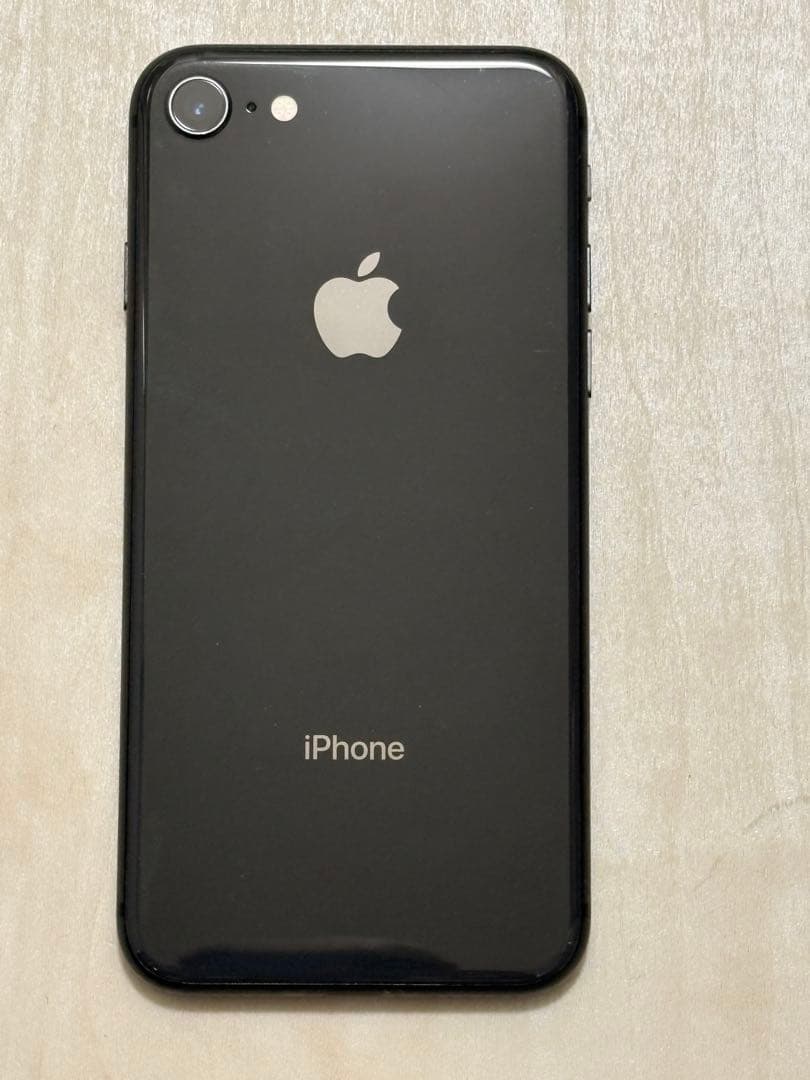 iPhone 8 64GB Status: Good (○)