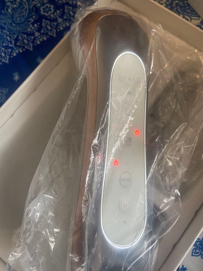 EMISIONAL pro 美顔器 ゴールド
