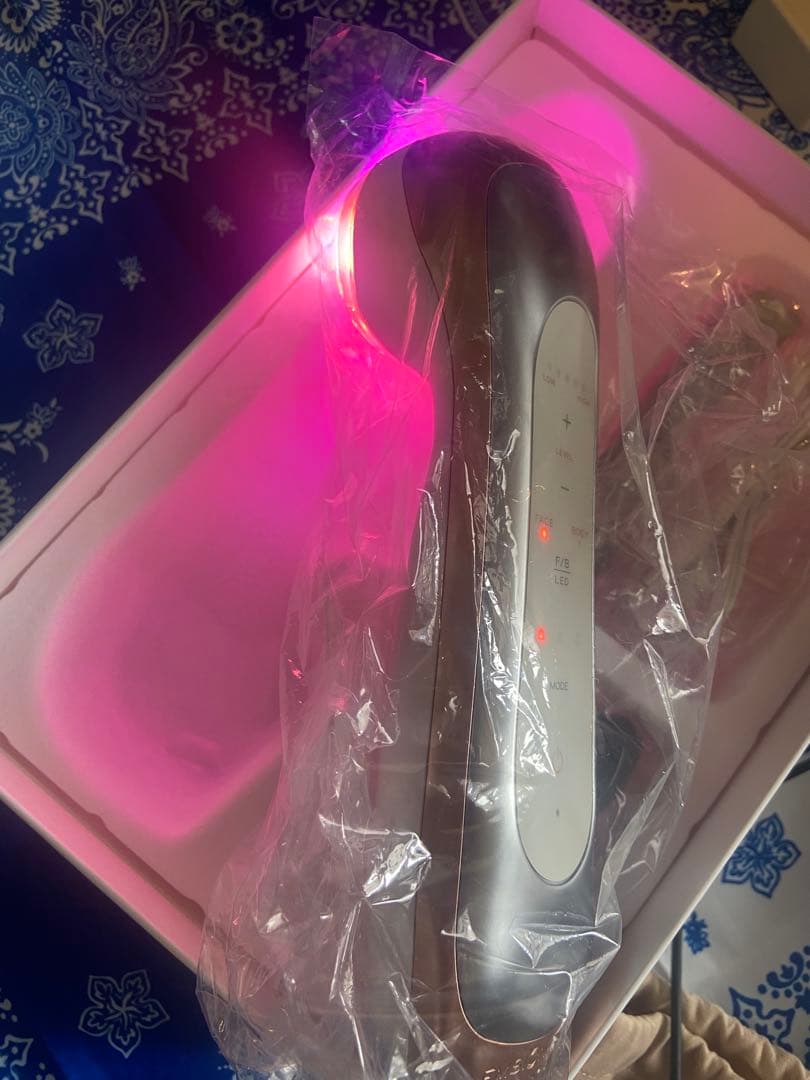 EMISIONAL pro 美顔器 ゴールド