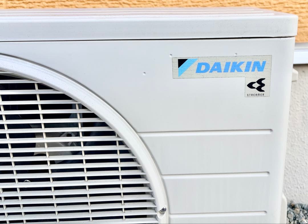 【送料込み】ダイキン ルームエアコン S22ZTES 2022年製 ②室外機