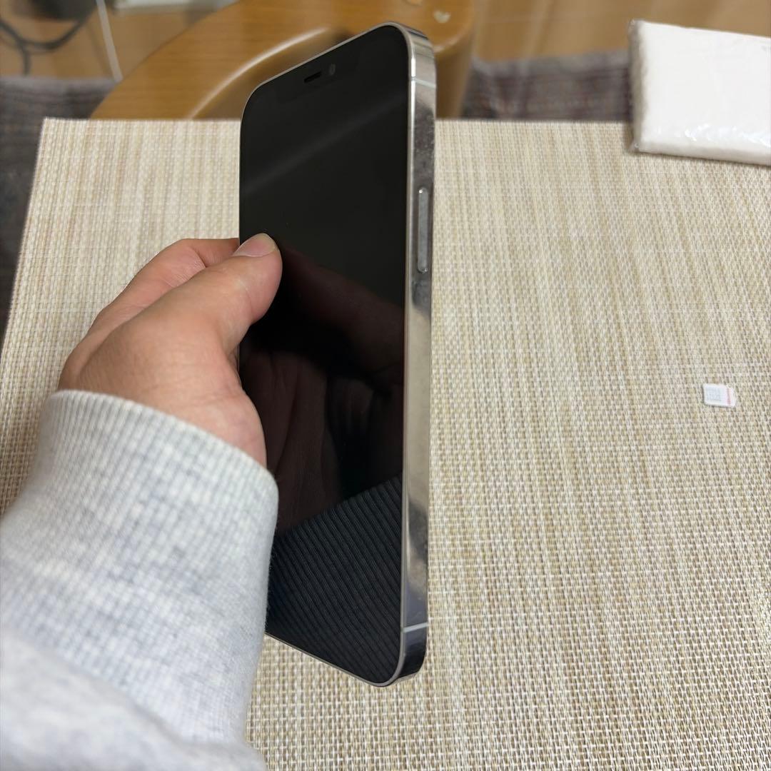 Apple iPhone 12 Pro シルバー 本体　simフリー