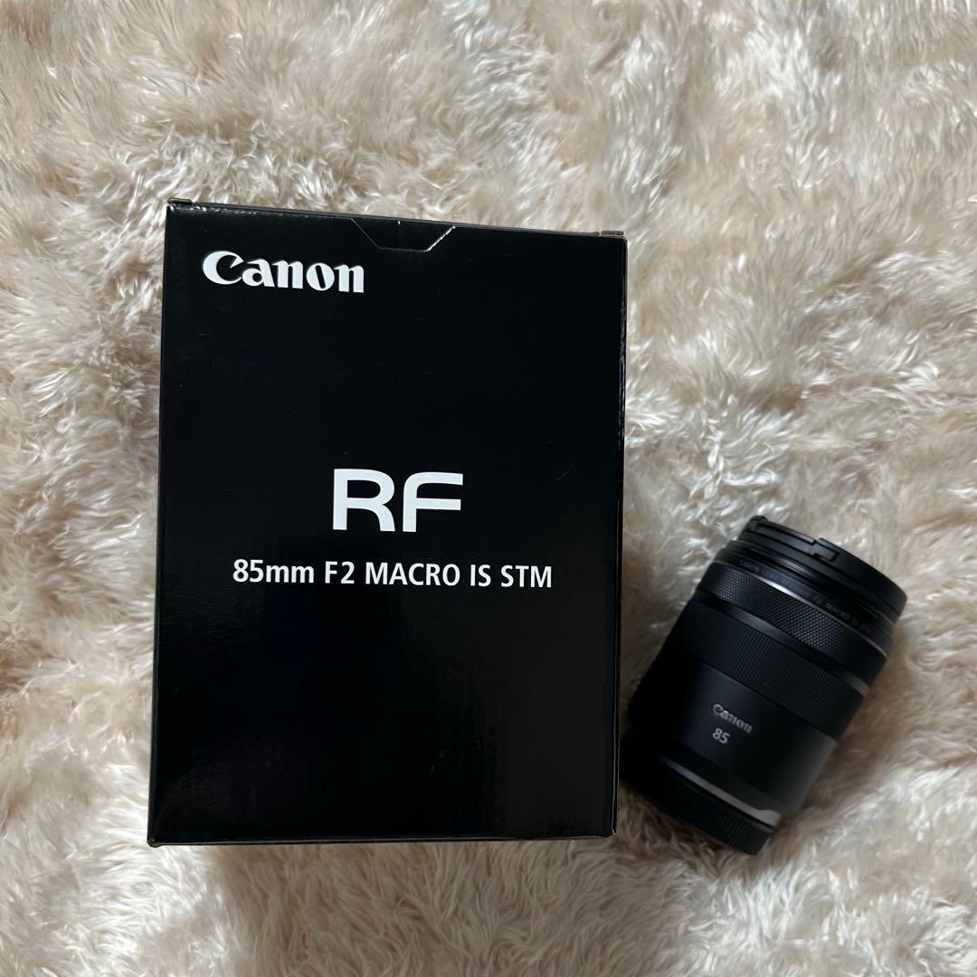 Canon RF 85mm F2 MACRO IS STM レンズ