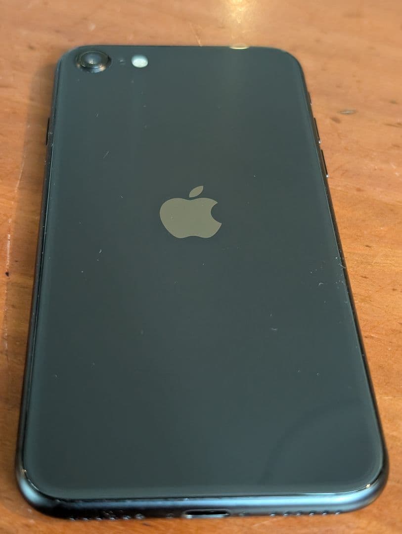 Apple iPhone se 第2世代　ブラック 本体