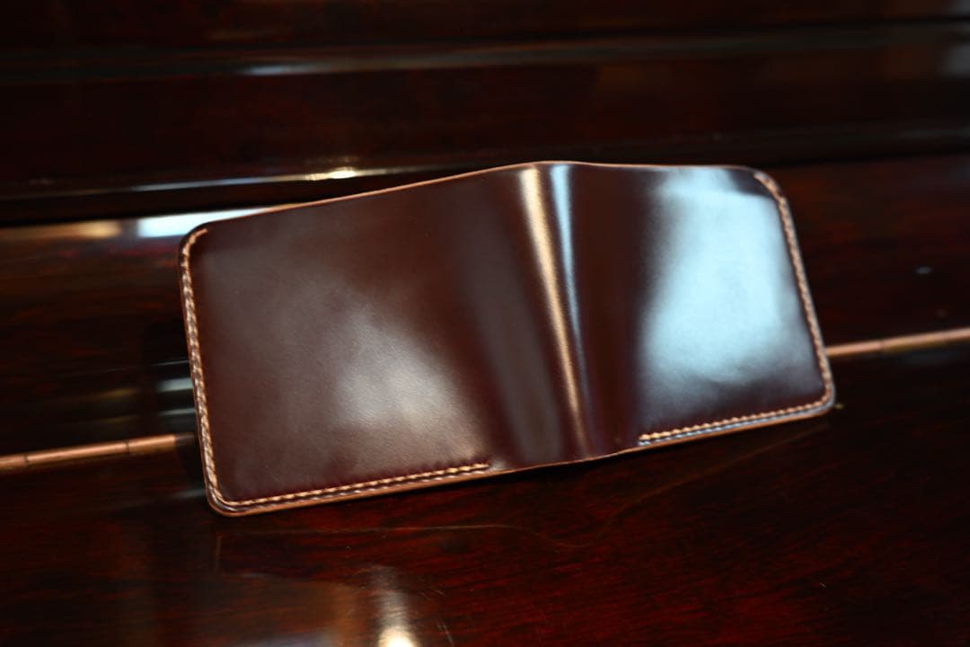 【今週日曜まで値下げ】　午年　コードバン　二つ折り財布　レーデルオガワ