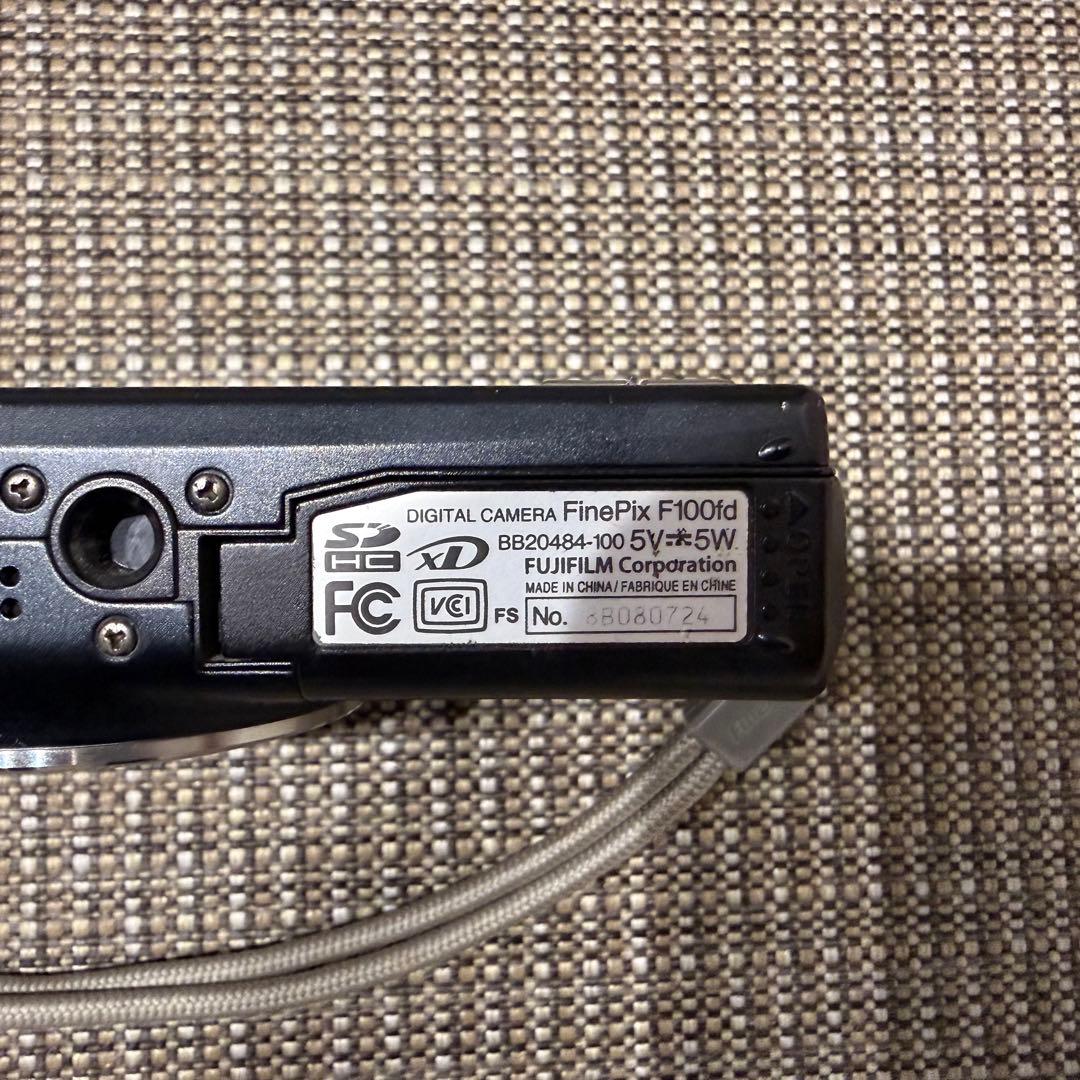 【中古デジカメ】FUJIFILM FinePix F100fd 1200万画素