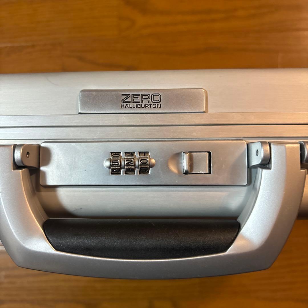 ZERO HALLIBURTON アタッシュケース 中型