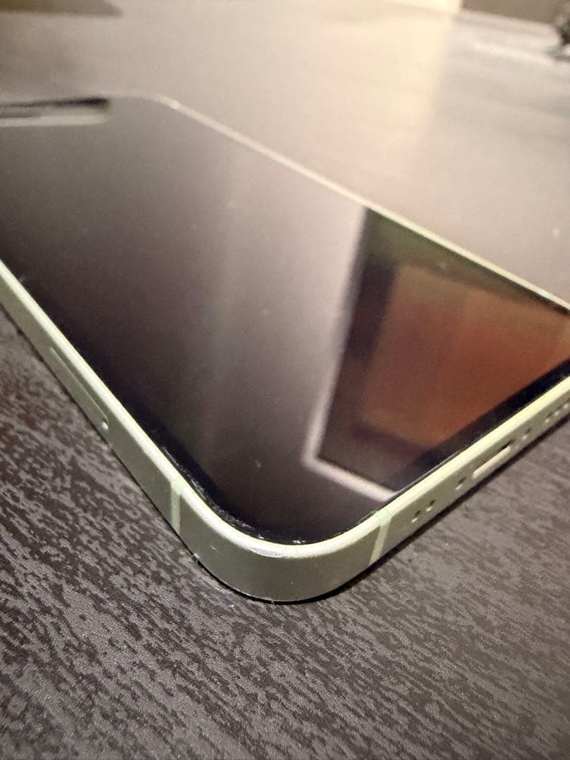 Apple iPhone 12 mini 本体。バッテリー交換済み