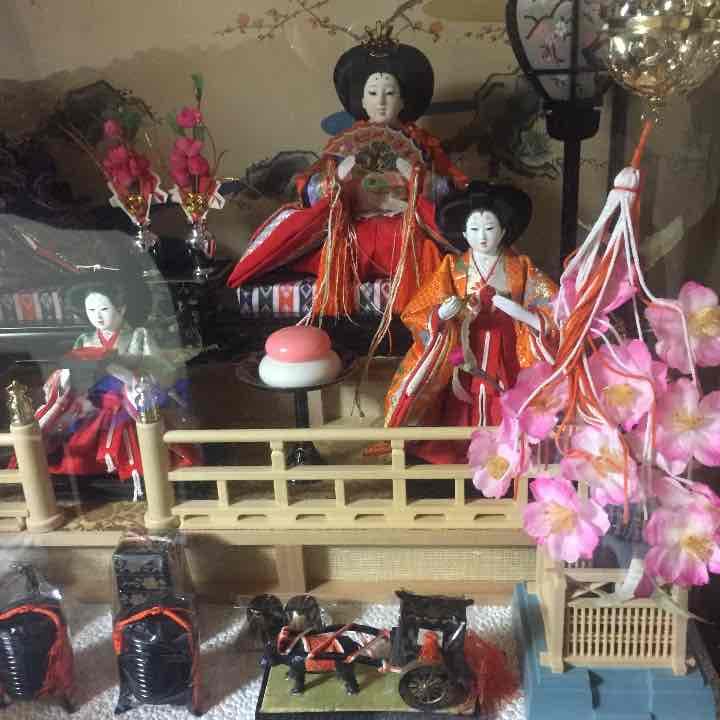 ひな人形