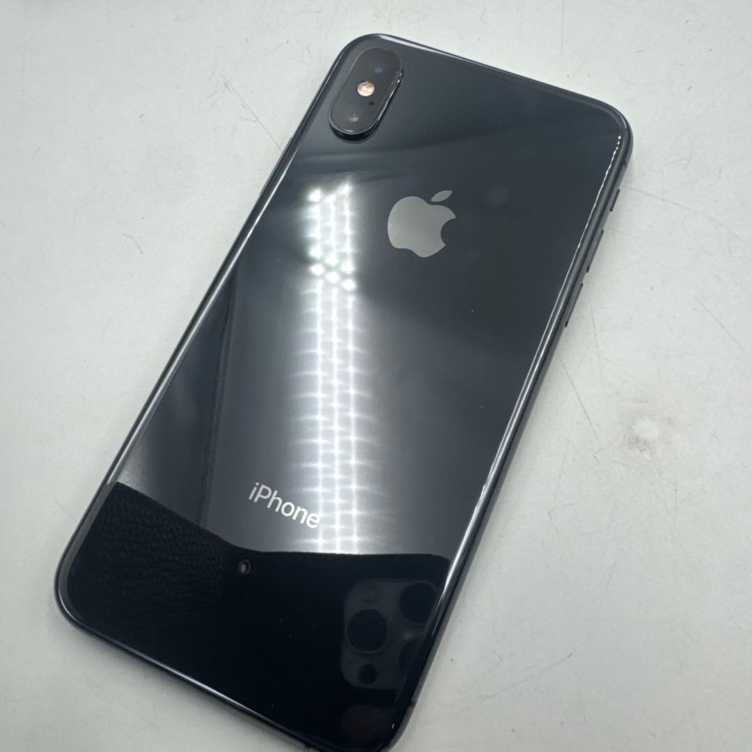 ④Apple iPhone Xsスペースグレー 本体　ケース付き