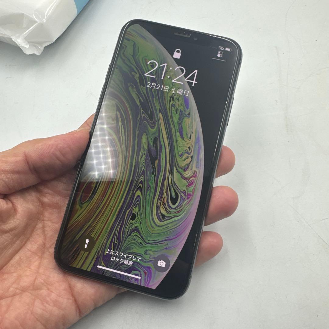 ④Apple iPhone Xsスペースグレー 本体　ケース付き