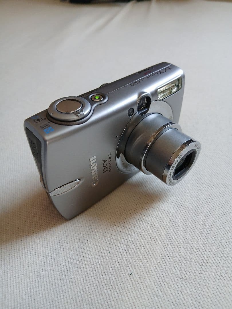 Canon IXY DIGITAL 600 シルバー