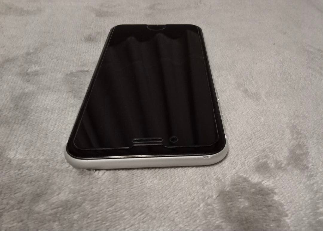 【SIMフリー】 iPhone SE 第2世代 128GB （バッテリー88%）