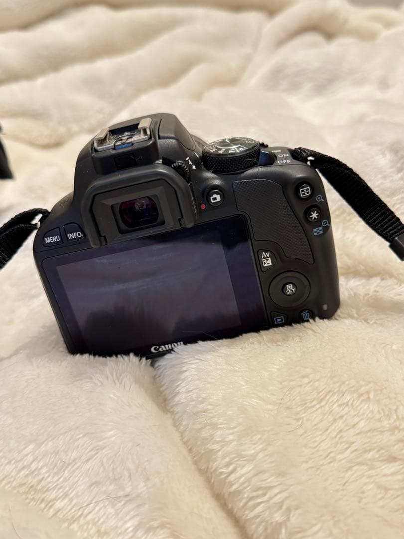 美品　Canon EOS Kiss X7 ダブルズームキット　一眼レフ