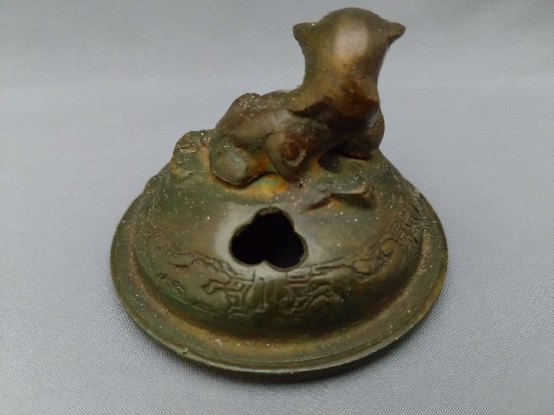 ​【骨董】獅子 香炉蓋付 三つ足 古銅　彫刻 伝統工芸品 時代物 古美術