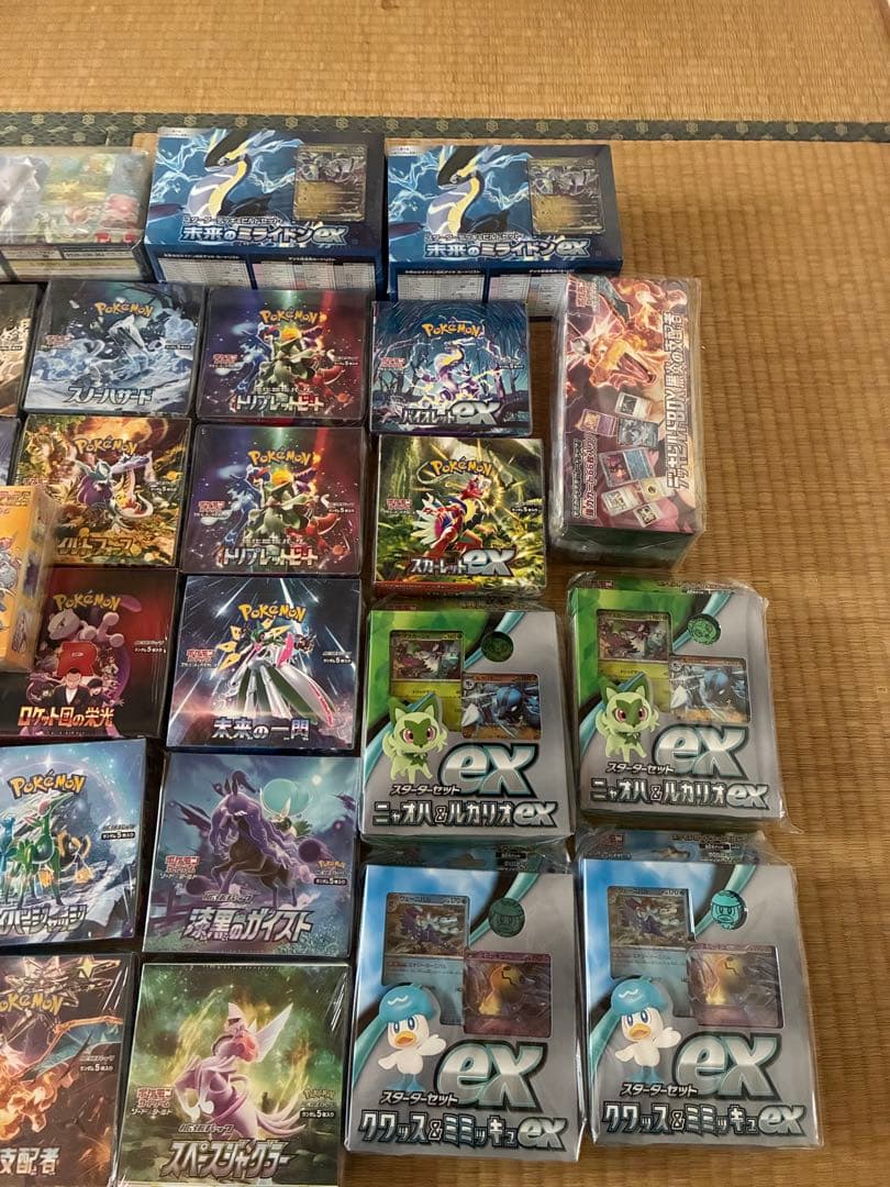 未開封ポケモンカードボックスとカード