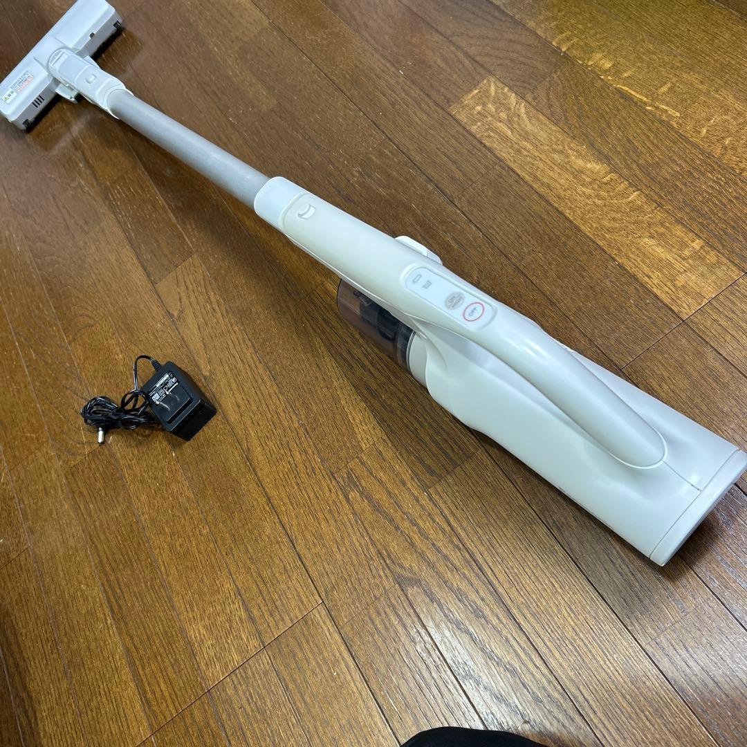 パナソニック充電式掃除機　MC-SB32J 2022年製　中古品