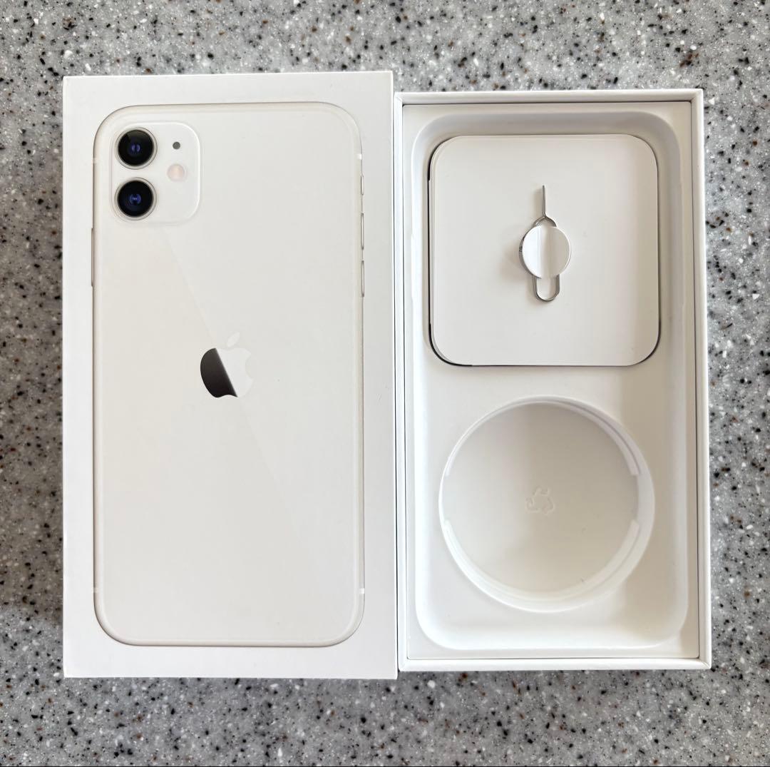 iPhone 11 64GB ホワイトSIMフリー【ジャンク・部品取り用】